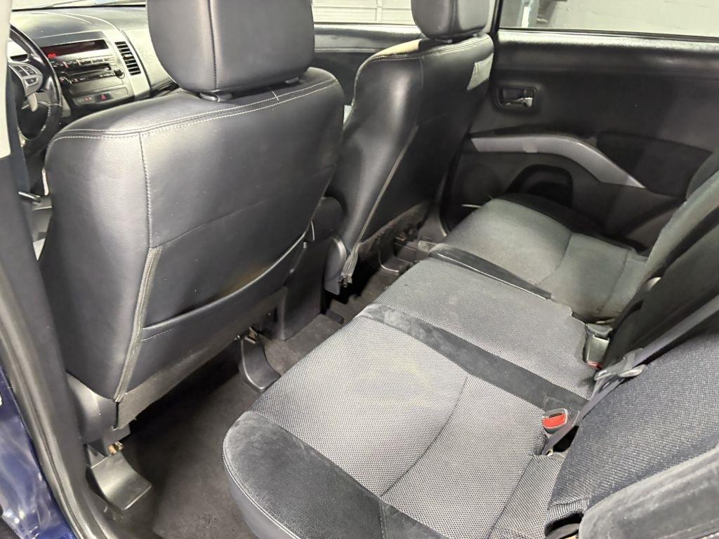 Mitsubishi Outlander SE 4WD 2010
