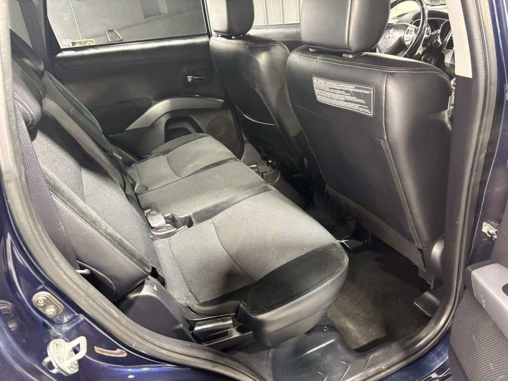 Mitsubishi Outlander SE 4WD 2010