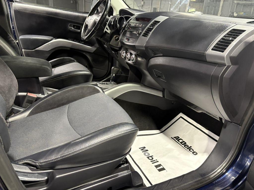 Mitsubishi Outlander SE 4WD 2010