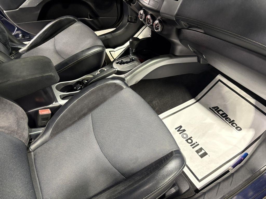 Mitsubishi Outlander SE 4WD 2010