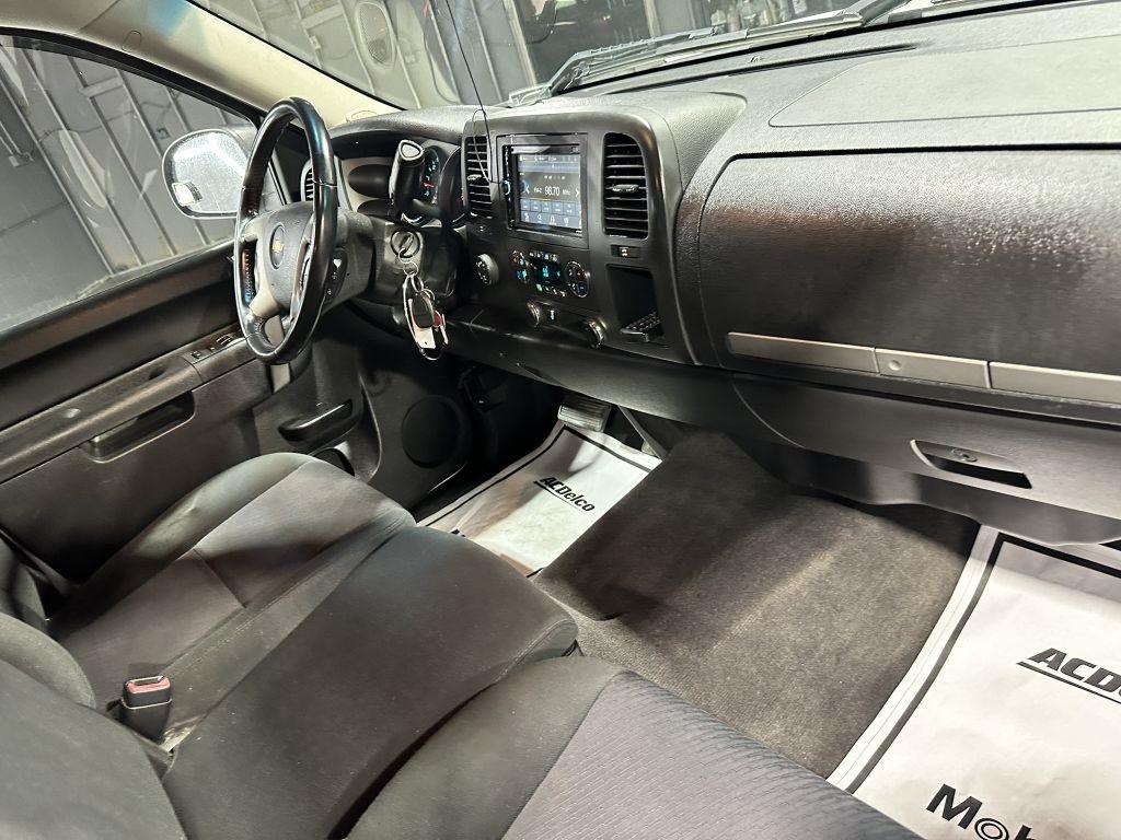 Chevrolet Silverado 1500 LT Crew Cab 4WD 2012