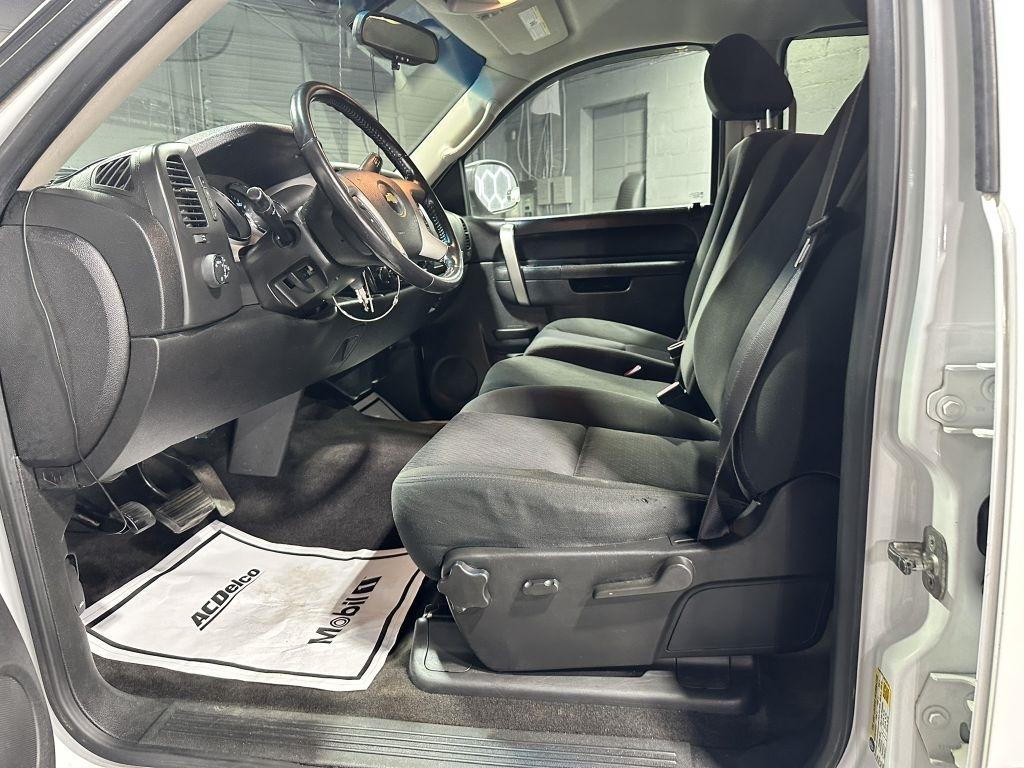 Chevrolet Silverado 1500 LT Crew Cab 4WD 2012