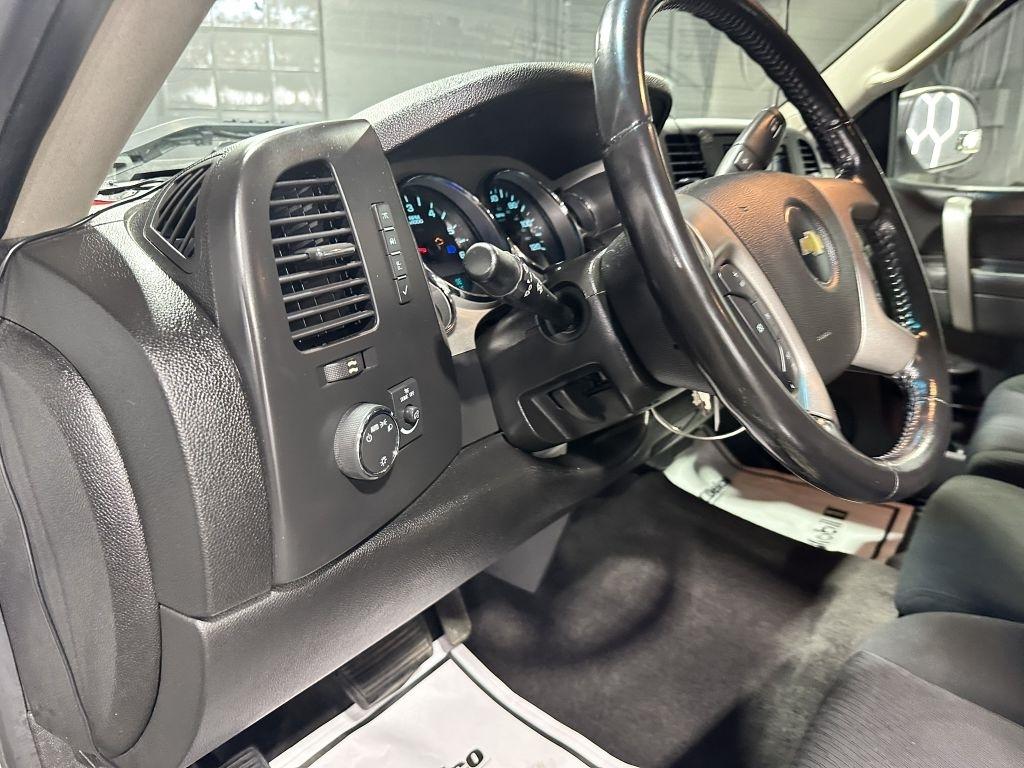Chevrolet Silverado 1500 LT Crew Cab 4WD 2012
