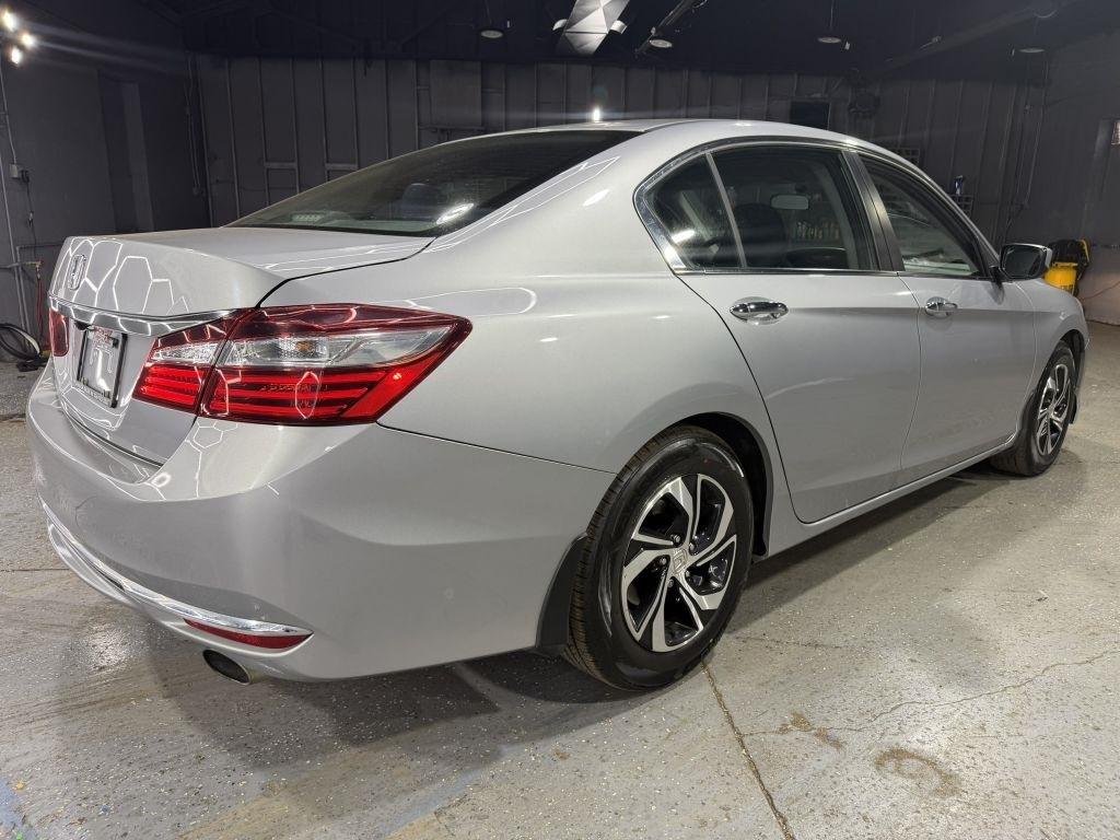 Honda Accord LX Sedan 6-Spd MT 2017