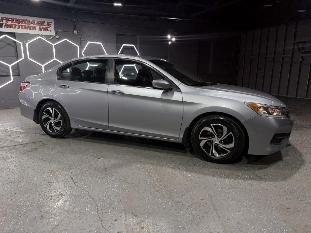 Honda Accord LX Sedan 6-Spd MT 2017