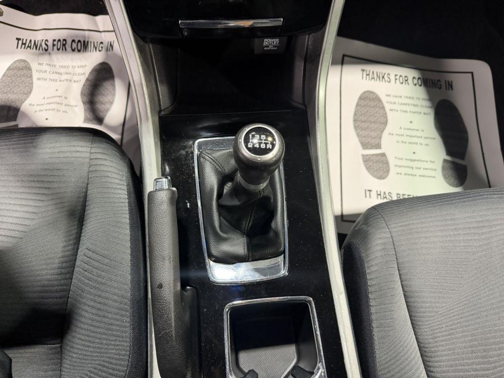 Honda Accord LX Sedan 6-Spd MT 2017