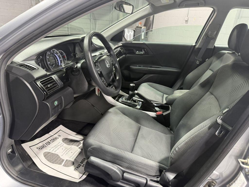 Honda Accord LX Sedan 6-Spd MT 2017