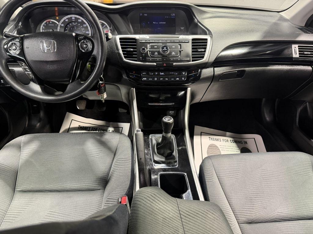 Honda Accord LX Sedan 6-Spd MT 2017