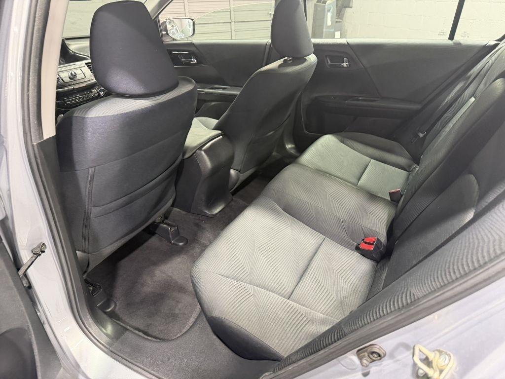 Honda Accord LX Sedan 6-Spd MT 2017