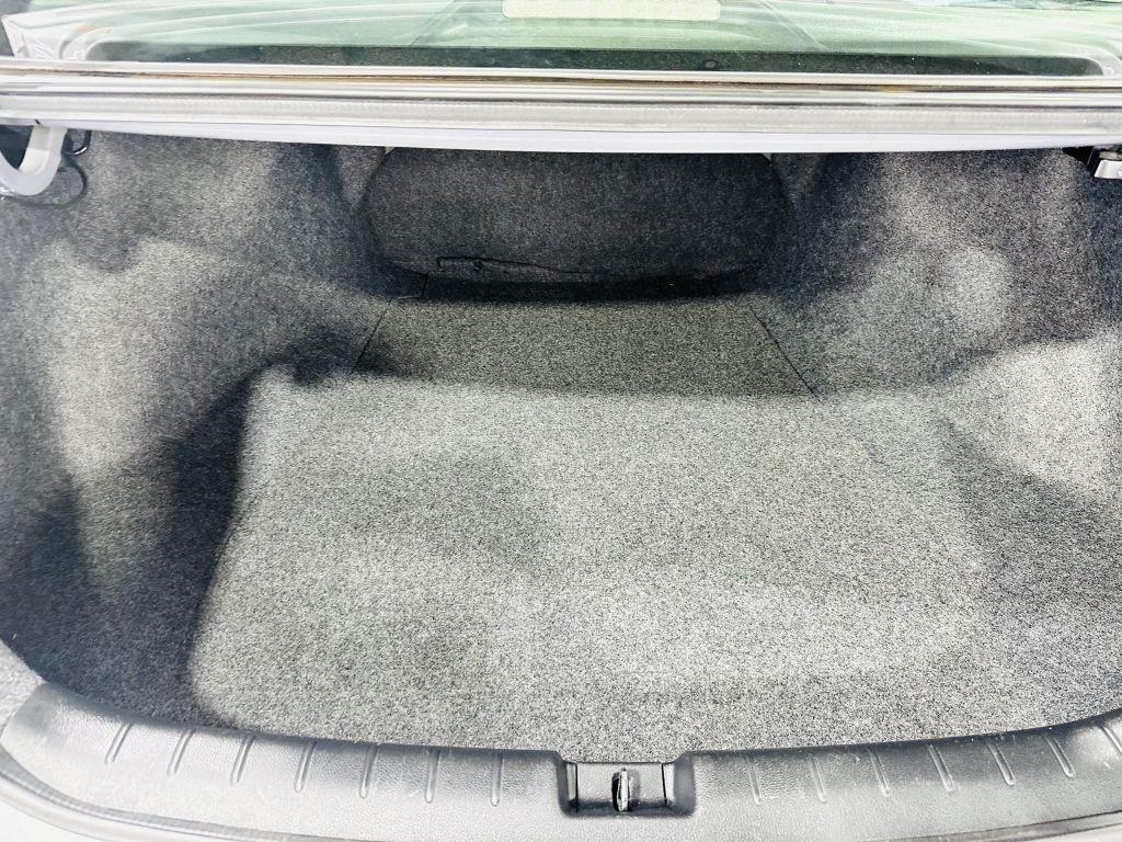 Honda Accord LX Sedan 6-Spd MT 2017