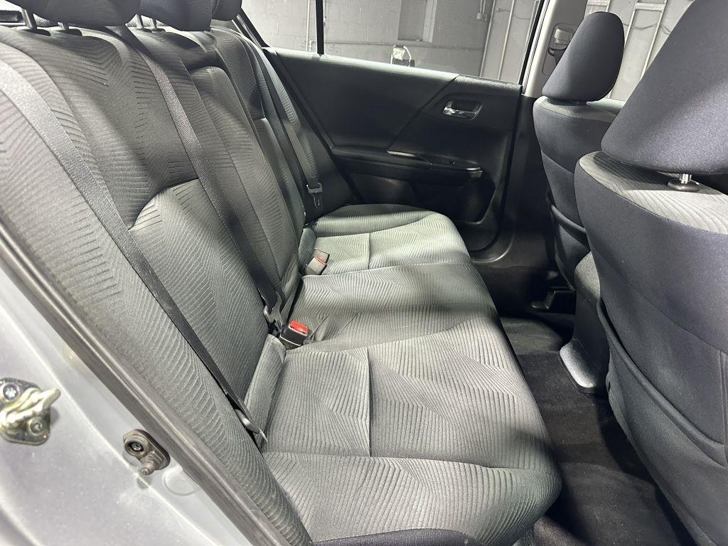 Honda Accord LX Sedan 6-Spd MT 2017