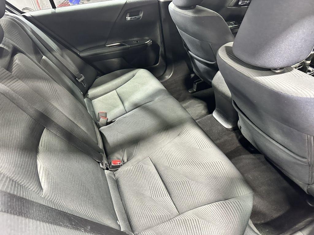 Honda Accord LX Sedan 6-Spd MT 2017