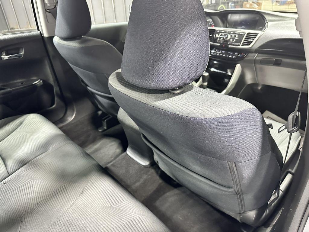 Honda Accord LX Sedan 6-Spd MT 2017