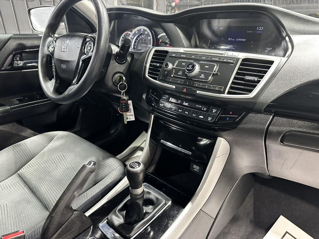 Honda Accord LX Sedan 6-Spd MT 2017