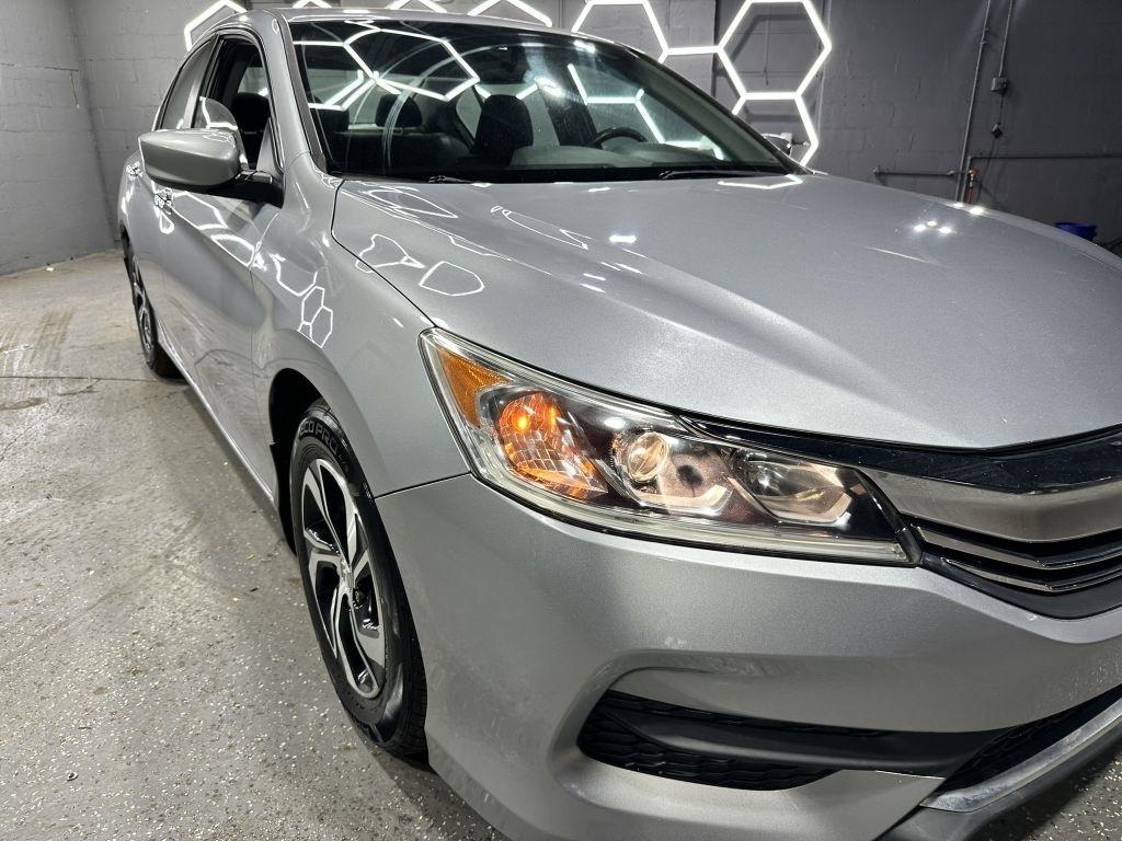 Honda Accord LX Sedan 6-Spd MT 2017
