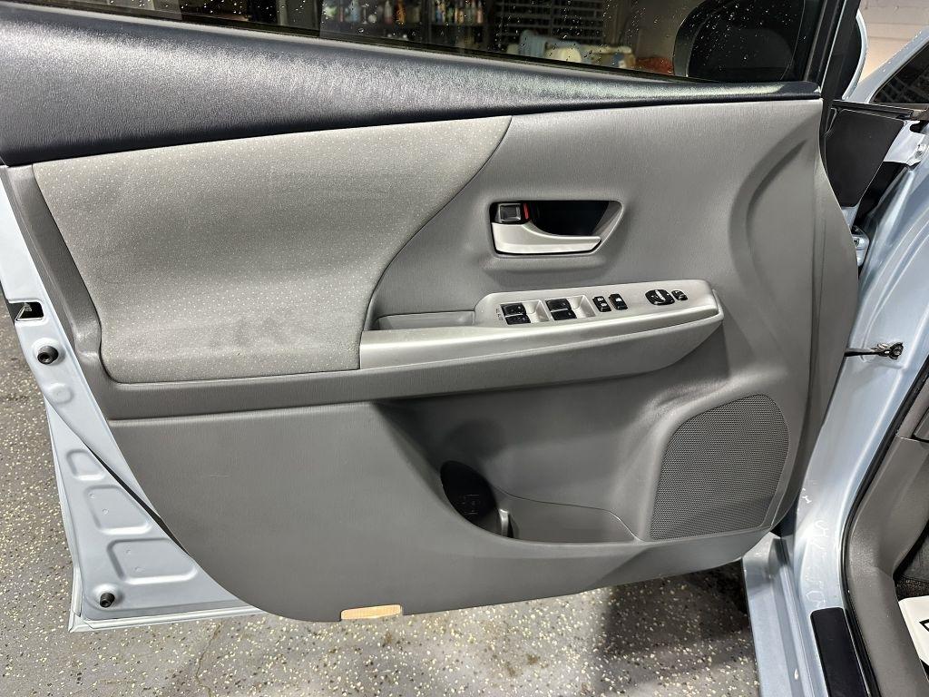 Toyota Prius V Two 2012