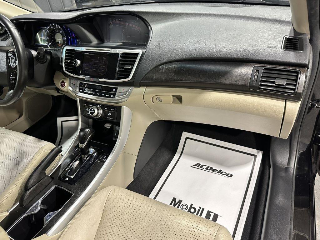 Honda Accord Hybrid Touring 2015
