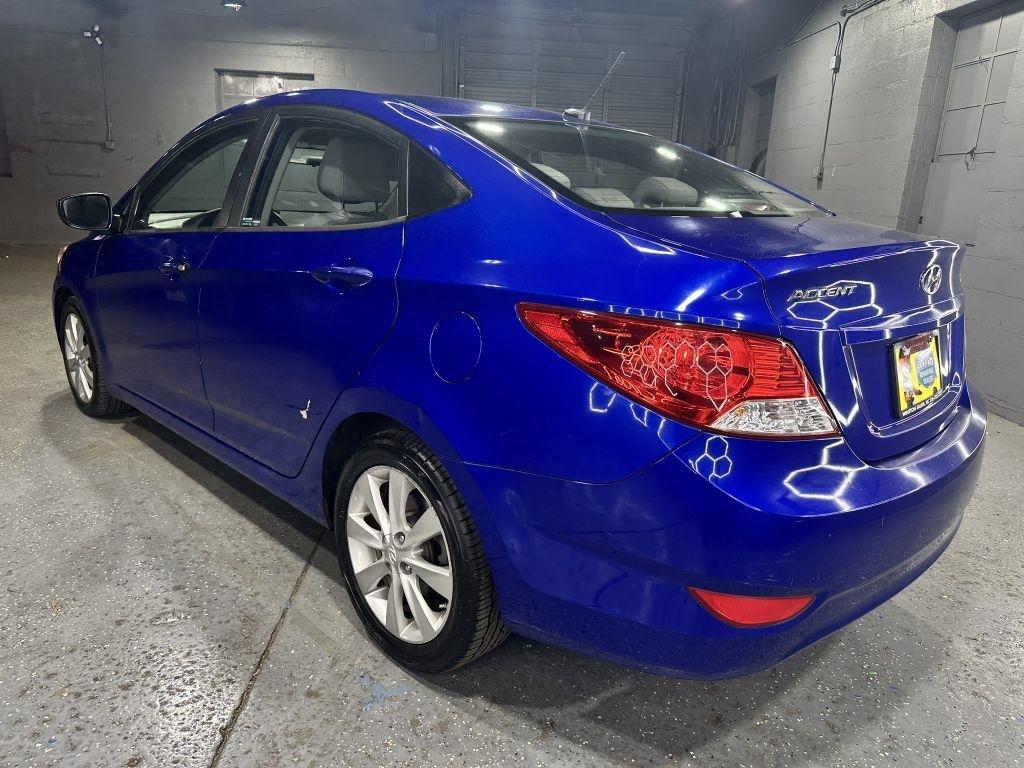 Hyundai Accent GLS 4-Door 2013