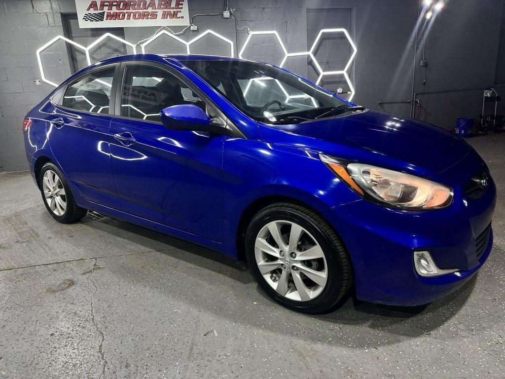 Hyundai Accent GLS 4-Door 2013
