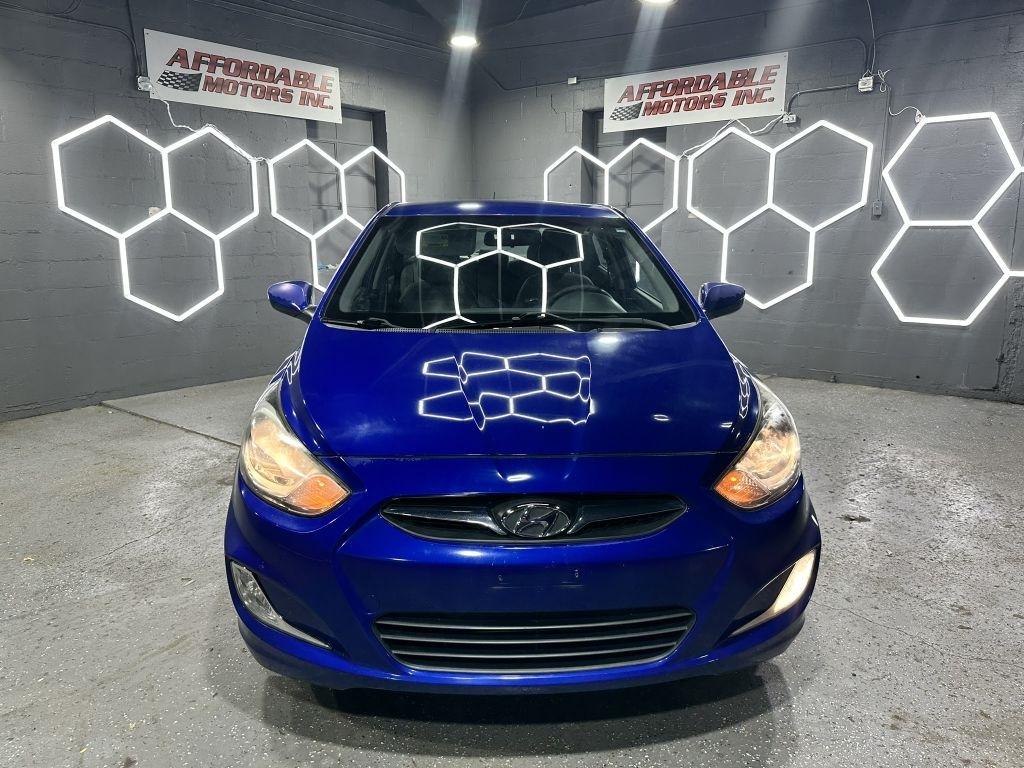 Hyundai Accent GLS 4-Door 2013