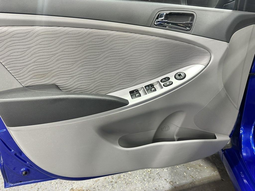 Hyundai Accent GLS 4-Door 2013
