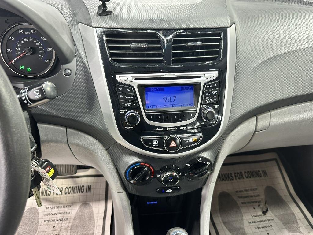 Hyundai Accent GLS 4-Door 2013