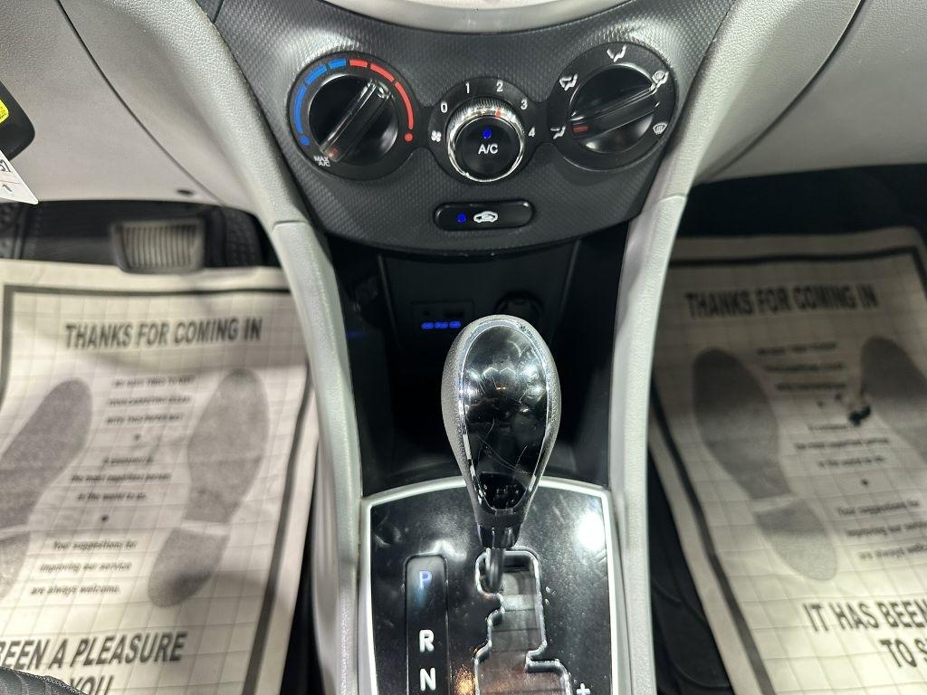 Hyundai Accent GLS 4-Door 2013