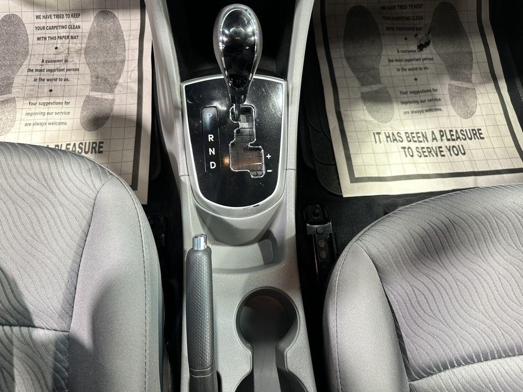 Hyundai Accent GLS 4-Door 2013