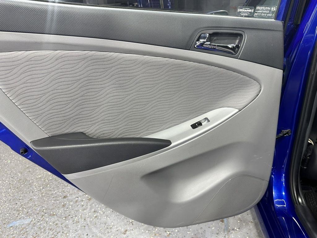 Hyundai Accent GLS 4-Door 2013