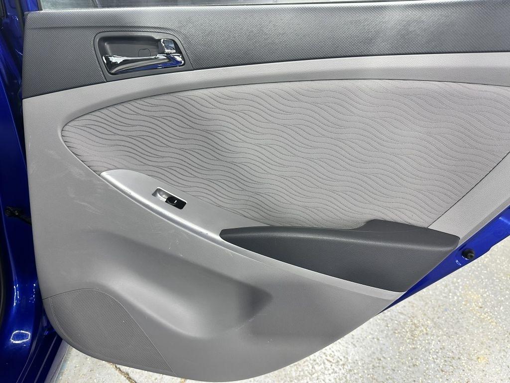 Hyundai Accent GLS 4-Door 2013