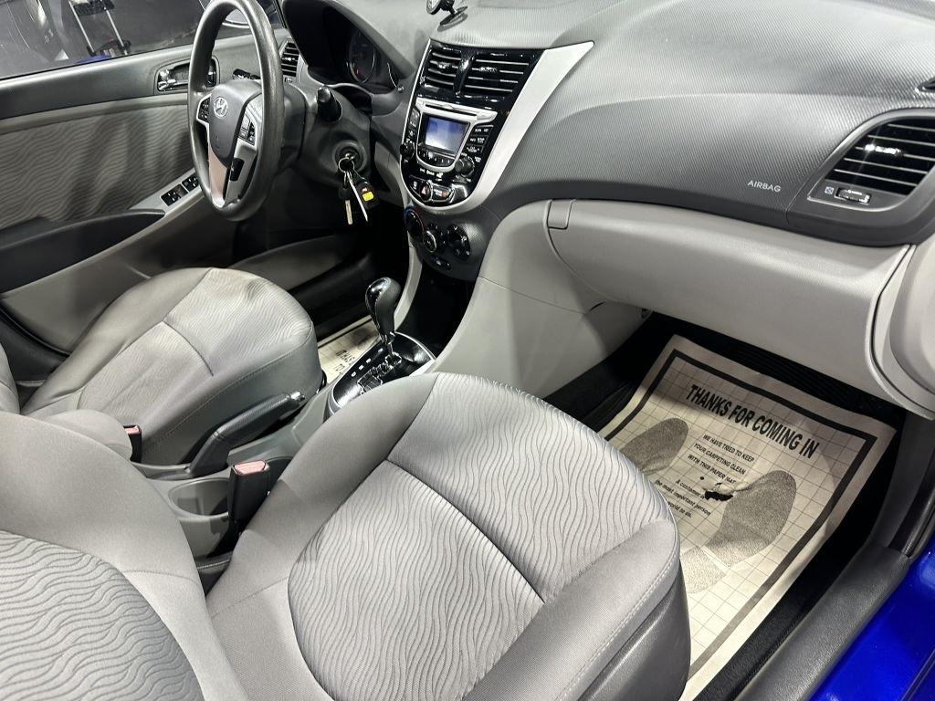 Hyundai Accent GLS 4-Door 2013
