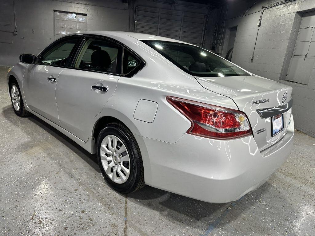 Nissan Altima 2.5 S 2013