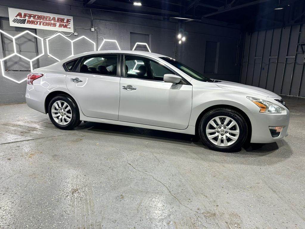 Nissan Altima 2.5 S 2013