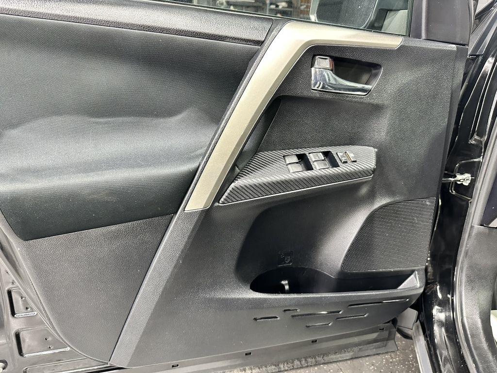 Toyota RAV4 XLE AWD 2015