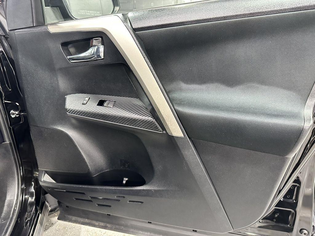 Toyota RAV4 XLE AWD 2015