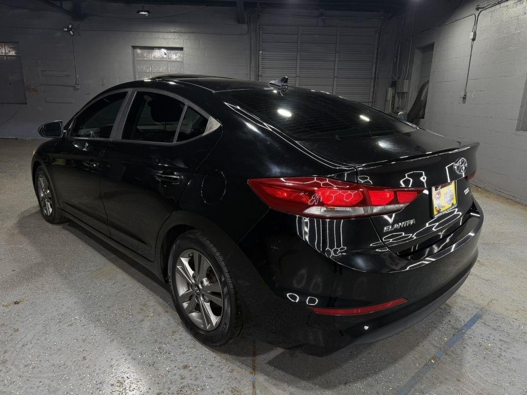 Hyundai Elantra Value Edition 6A 2017