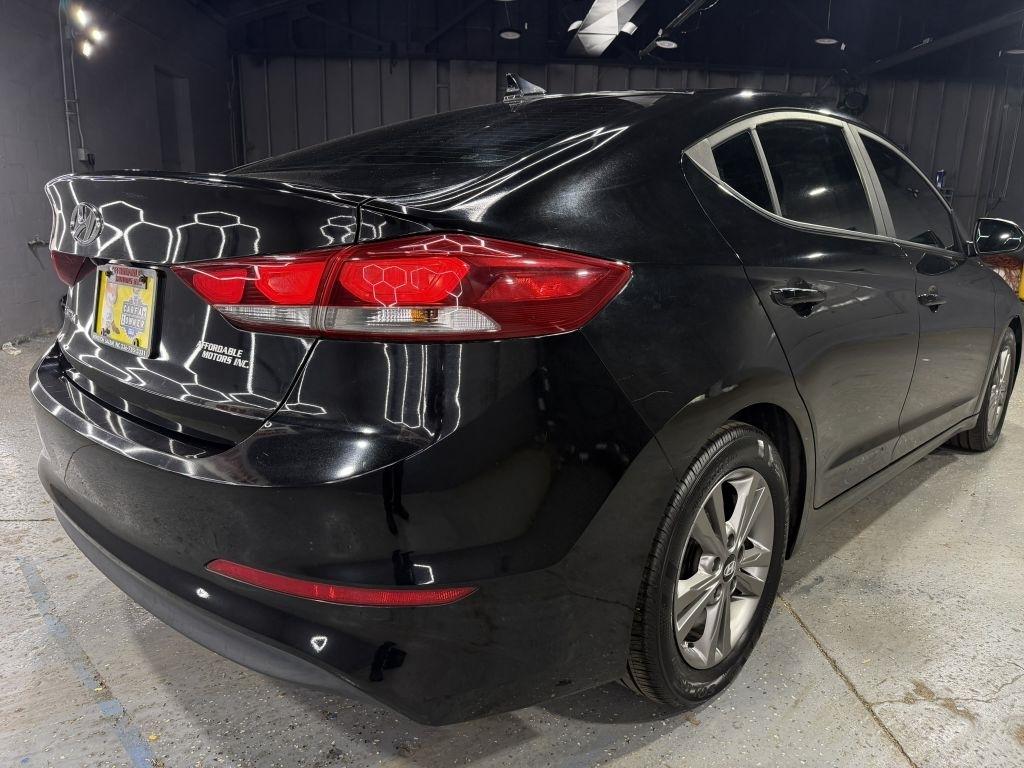 Hyundai Elantra Value Edition 6A 2017