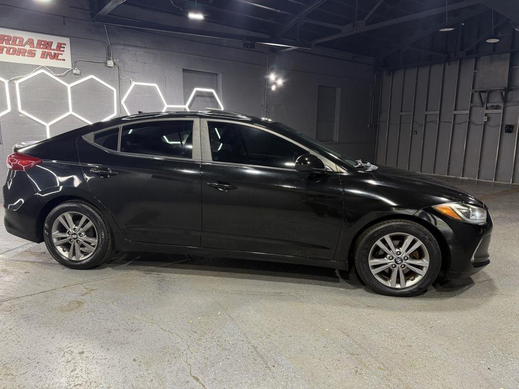 Hyundai Elantra Value Edition 6A 2017
