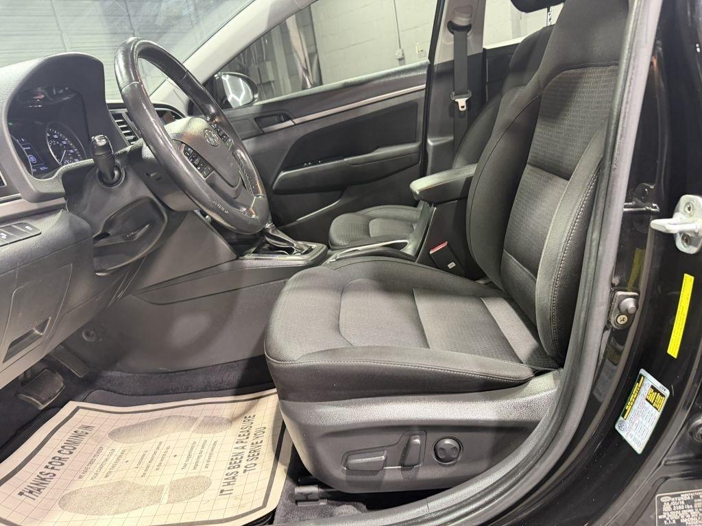 Hyundai Elantra Value Edition 6A 2017