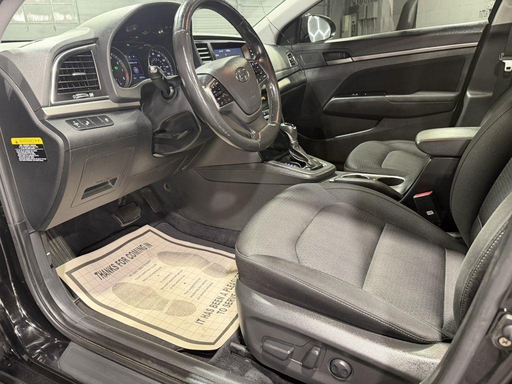 Hyundai Elantra Value Edition 6A 2017