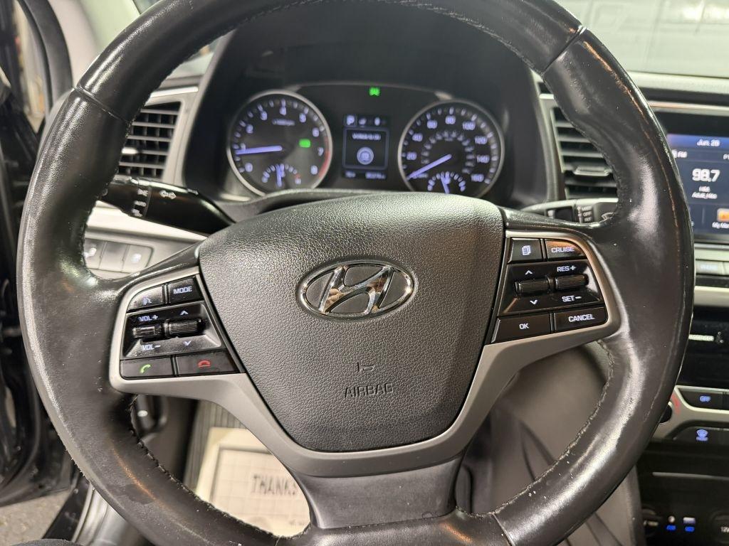 Hyundai Elantra Value Edition 6A 2017