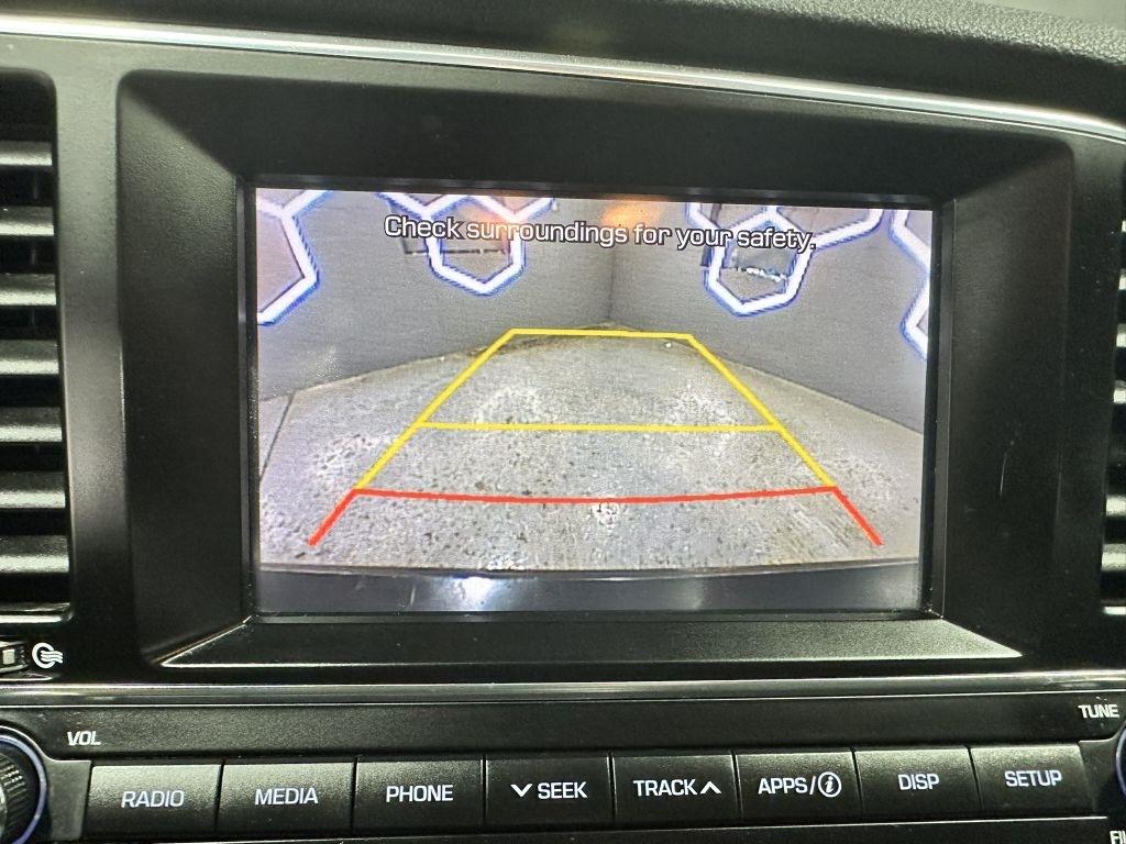 Hyundai Elantra Value Edition 6A 2017
