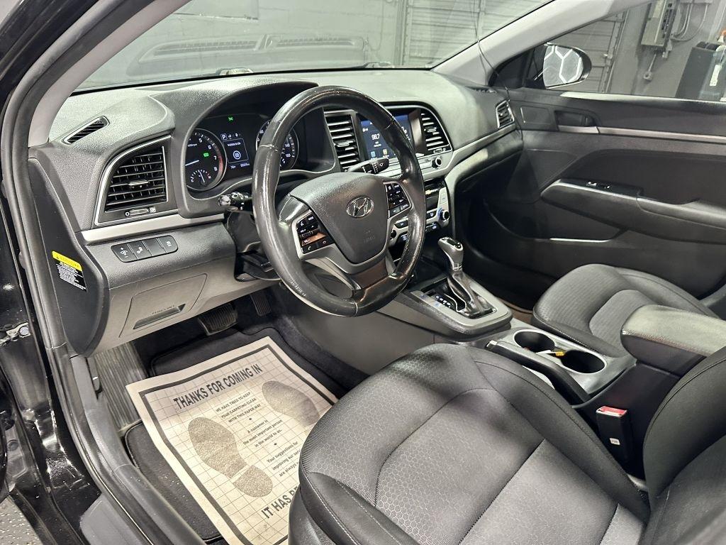 Hyundai Elantra Value Edition 6A 2017