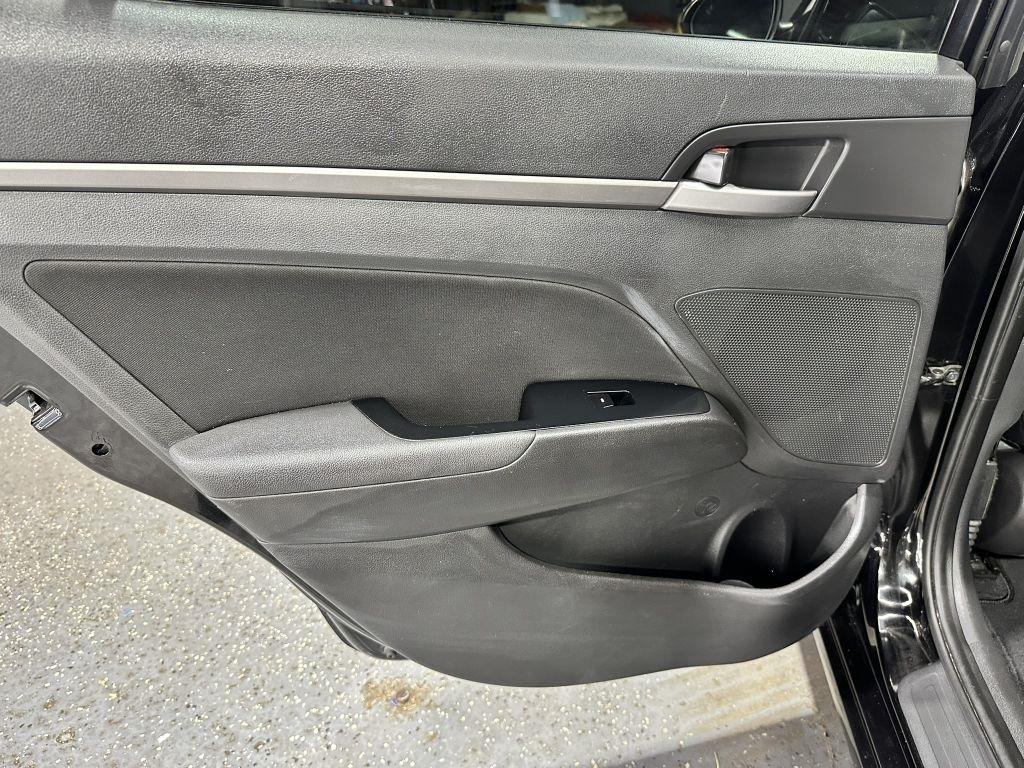 Hyundai Elantra Value Edition 6A 2017