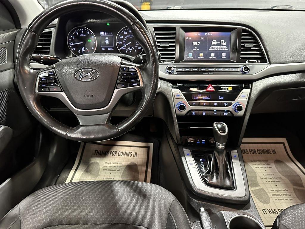 Hyundai Elantra Value Edition 6A 2017