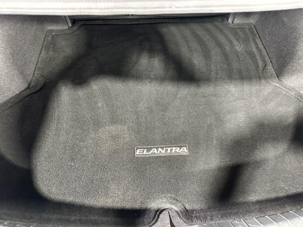 Hyundai Elantra Value Edition 6A 2017