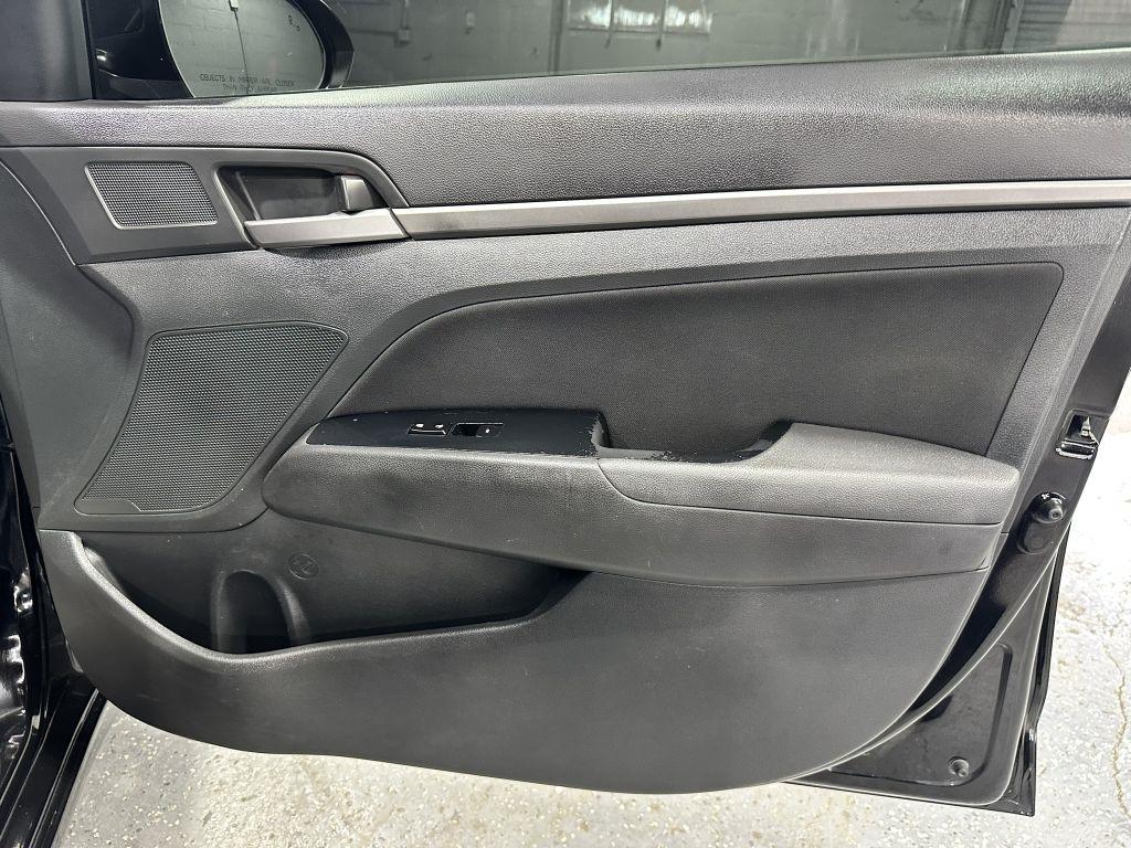 Hyundai Elantra Value Edition 6A 2017