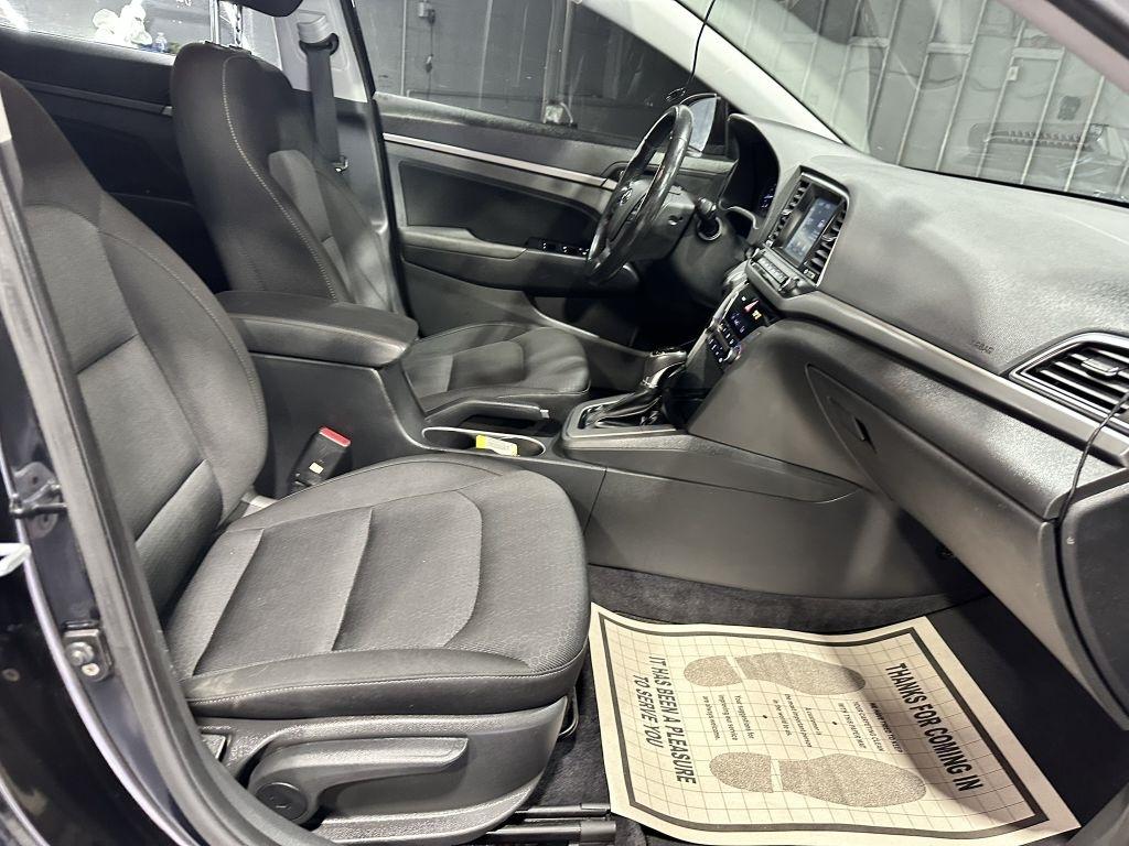 Hyundai Elantra Value Edition 6A 2017