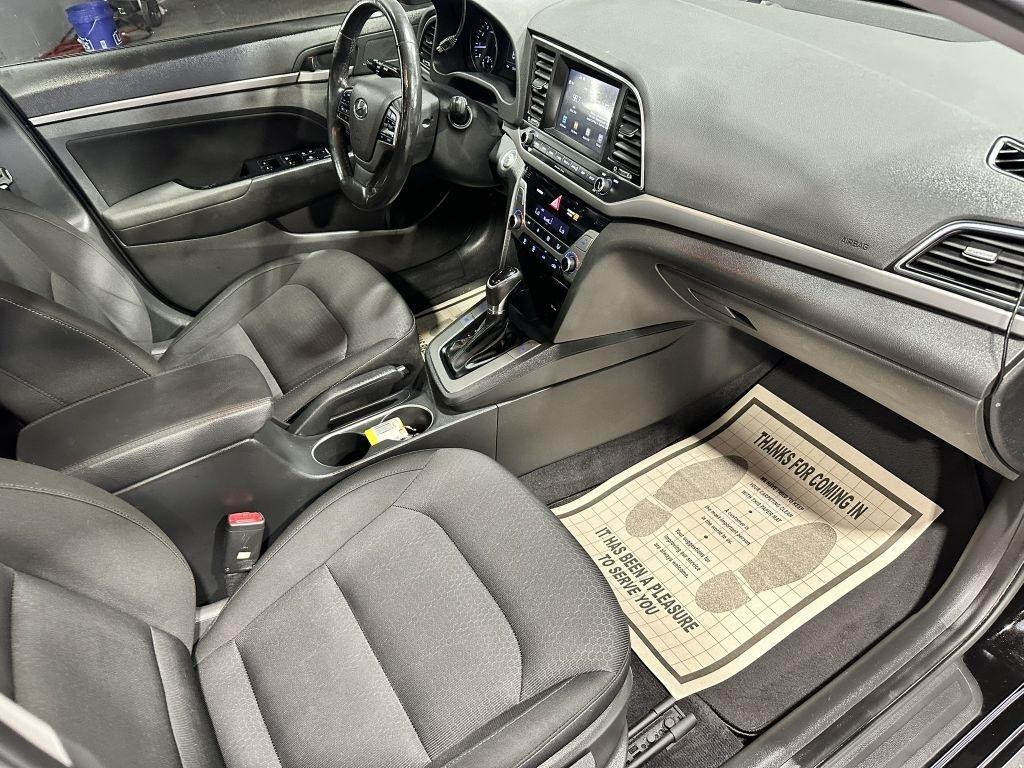 Hyundai Elantra Value Edition 6A 2017