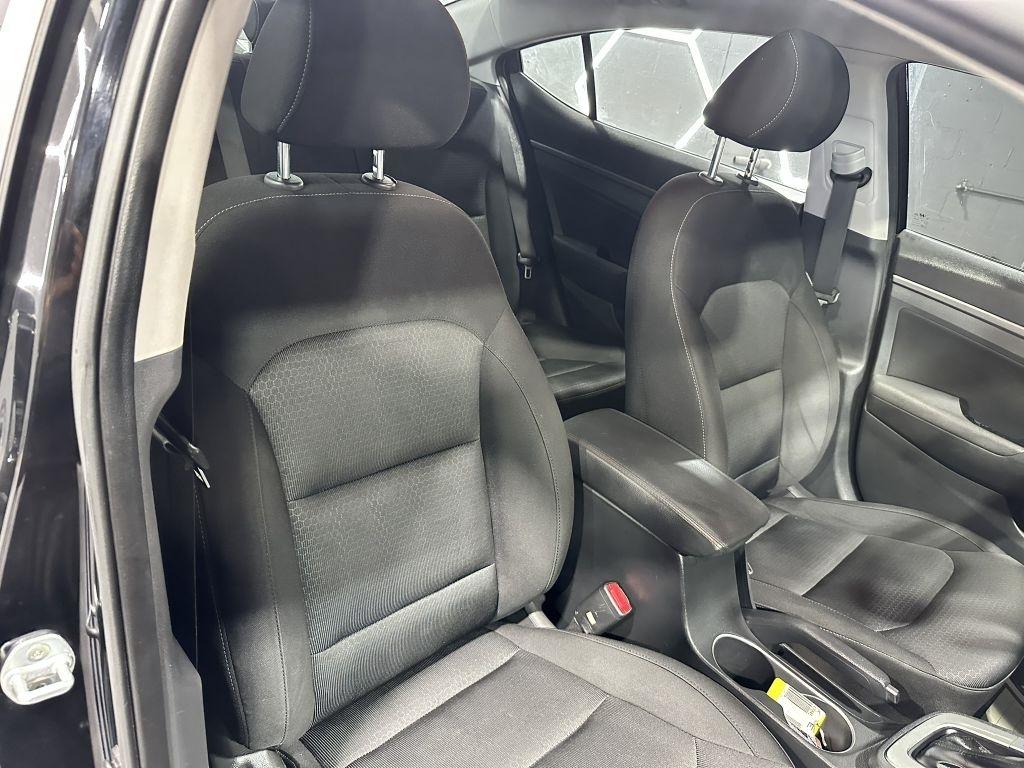 Hyundai Elantra Value Edition 6A 2017